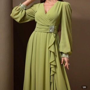 Elegant Green Long Sleeve Dress